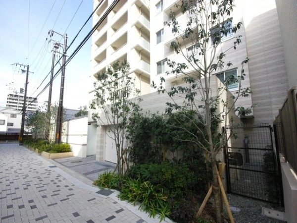 プラウド伊丹郷町マークス サブエントランス