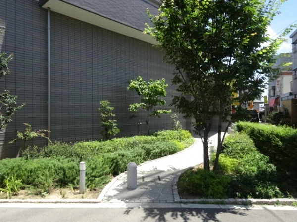 ディオ正雀駅前