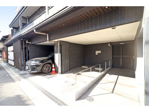 プレイズ御所南