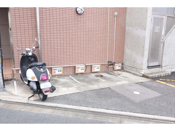 シンフォニー太子道 バイク置場