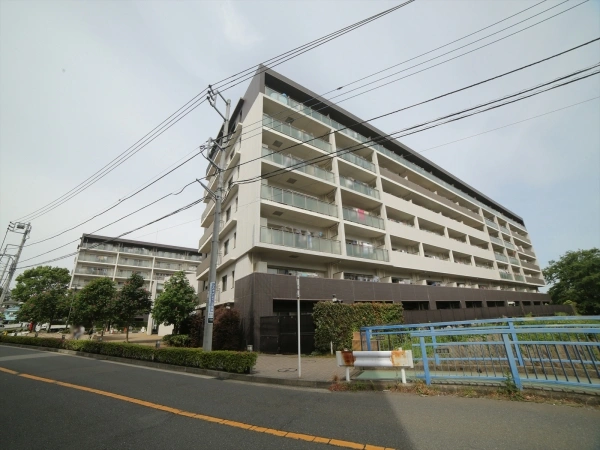 インプレスト横濱鶴ヶ峰イースト・ウエスト
