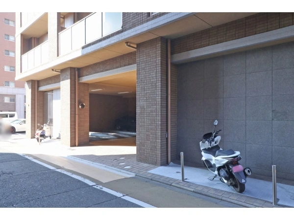 ヴェスト・ノーヴァ西院 敷地内
