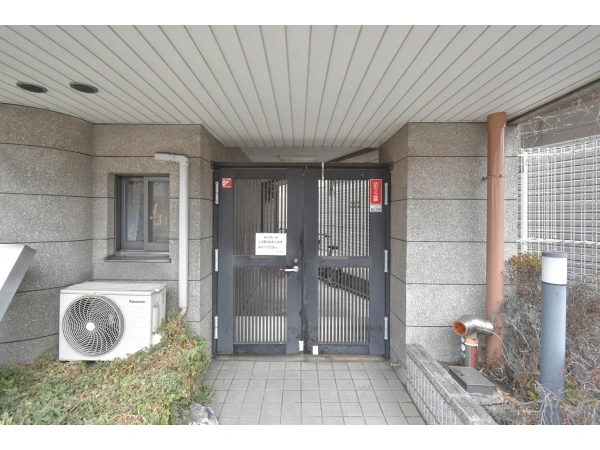 イーグルコート椥辻十条 敷地内