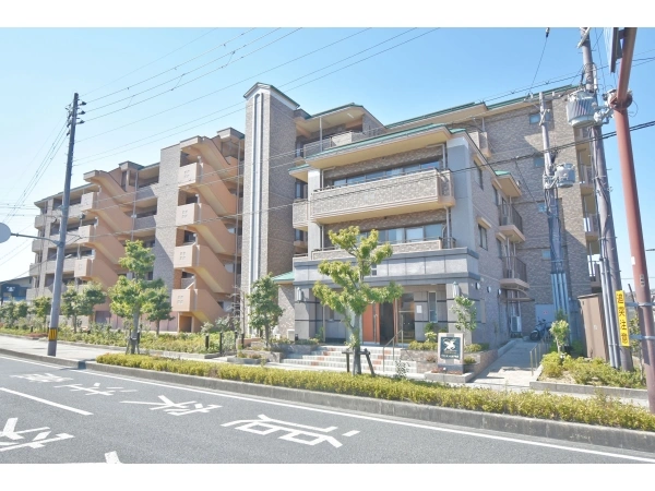 パデシオン三室戸駅前