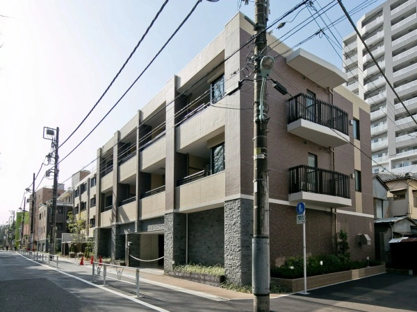 リビオ新宿御苑