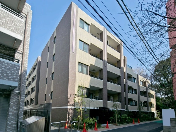 リビオ新宿御苑