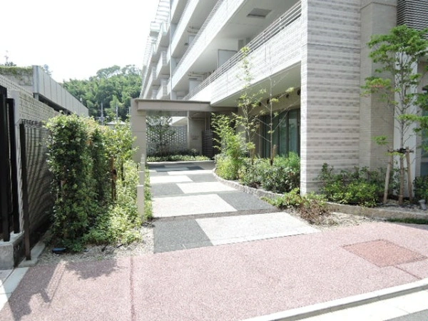 ジェイグラン高槻古曽部町　