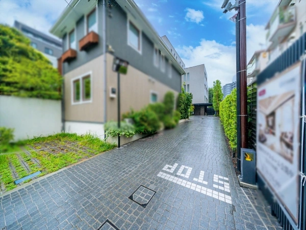 ウエリス市谷加賀町