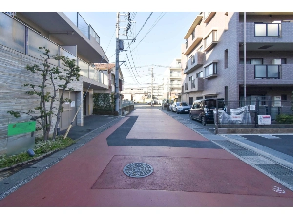 バースシティ久地