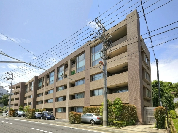 グラビスコート読売ランド前