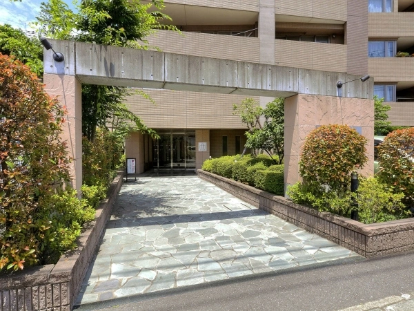 グラビスコート読売ランド前