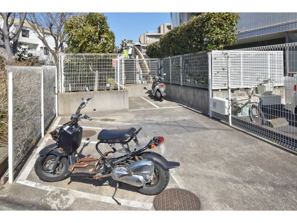 ランドステージ茅ヶ崎オーシャンビュー バイク置場