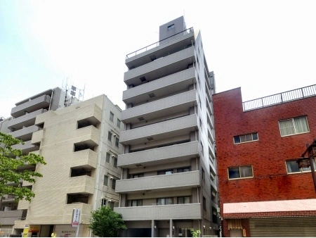 プラハ川崎本町通り