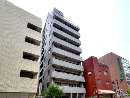 プラハ川崎本町通り
