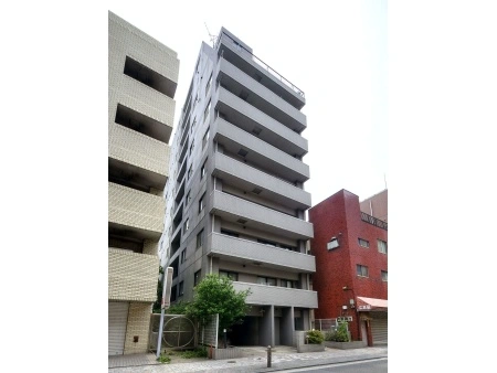プラハ川崎本町通り