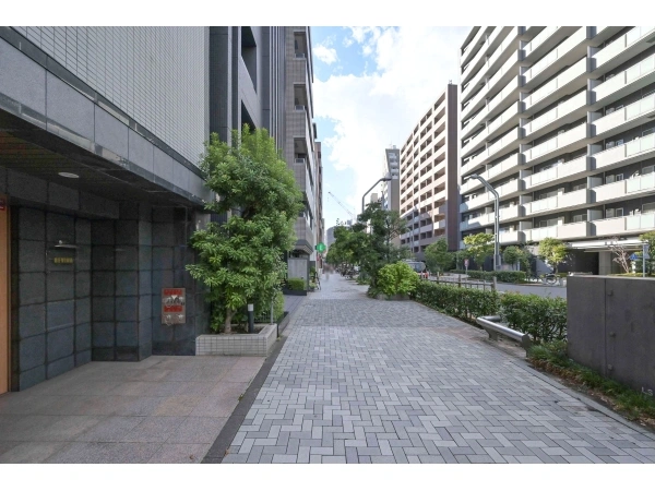 レヴィーナ東京八重洲通り