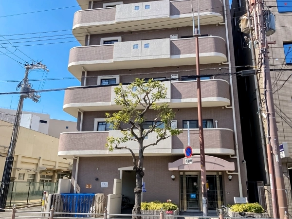 ユニライフ大阪ドーム前