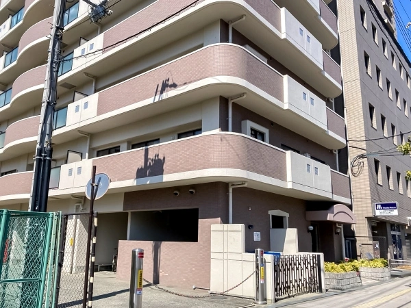 ユニライフ大阪ドーム前