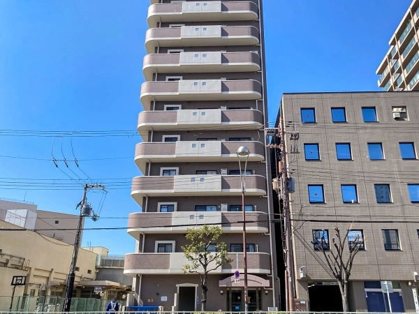 ユニライフ大阪ドーム前