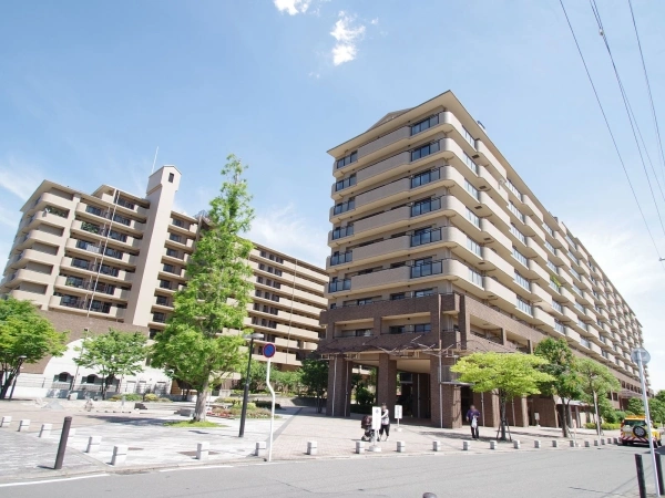 ファミールガーデン二条駅前