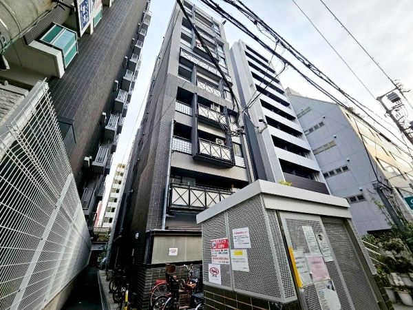 グランド・シーズ心斎橋東 敷地内