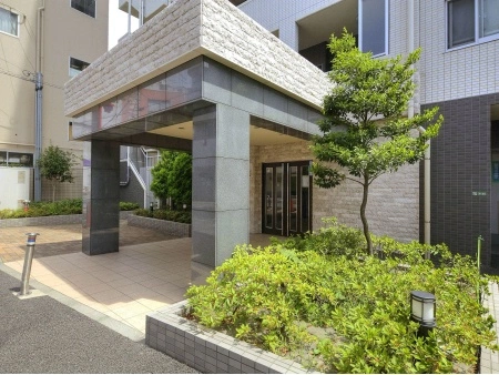 グランシャルム西新井大師前