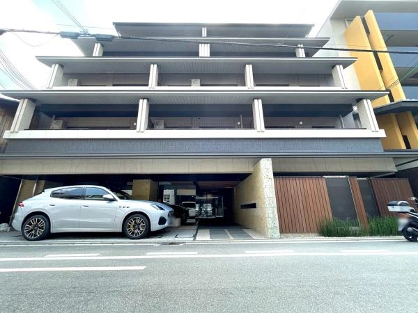 グランリソシエ御所南夷町
