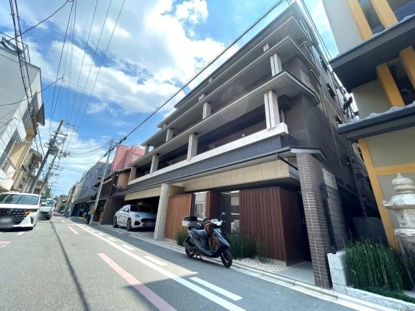 グランリソシエ御所南夷町