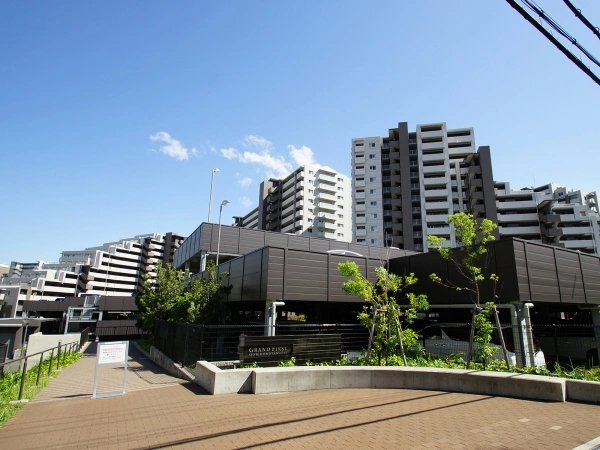グランファースト千里桃山台