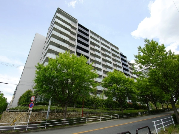 ローレルコート北千里藤白台