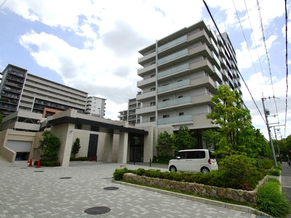 ローレルコート北千里藤白台