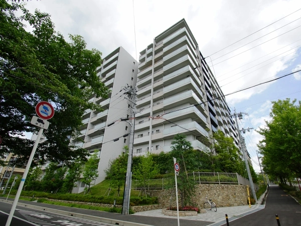 ローレルコート北千里藤白台