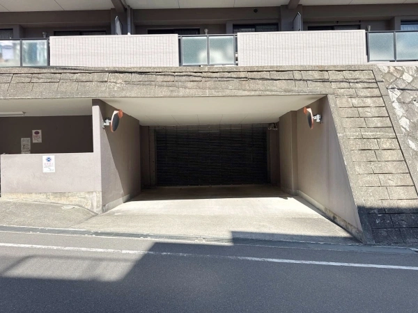 エンゼルハイム高槻松が丘 敷地内