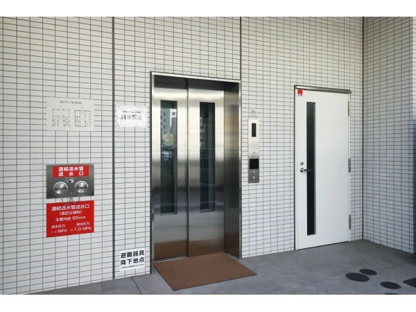 クリオ横濱元町通り 駐輪場出入口