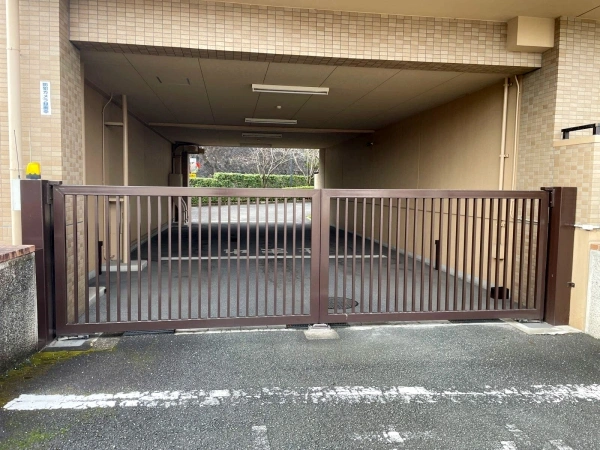 リーベスト茨木南春日丘 敷地内