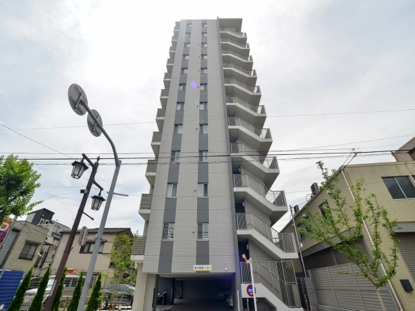 プレサンスロジェ町屋