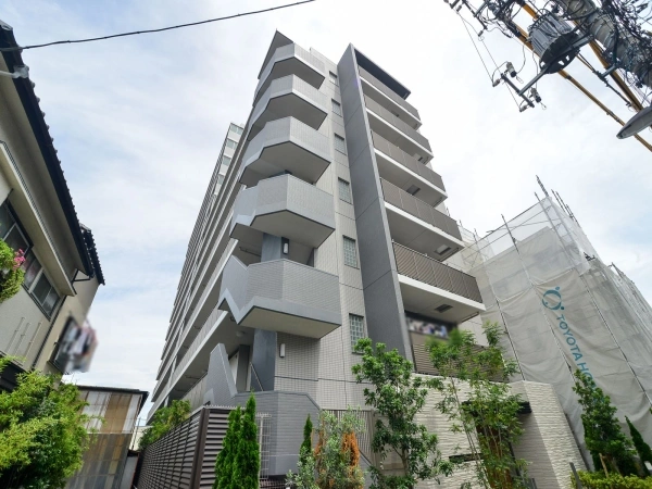 プレサンスロジェ町屋