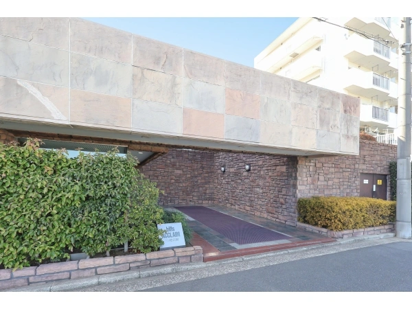 ヒルズ・アクレイム三ツ池公園