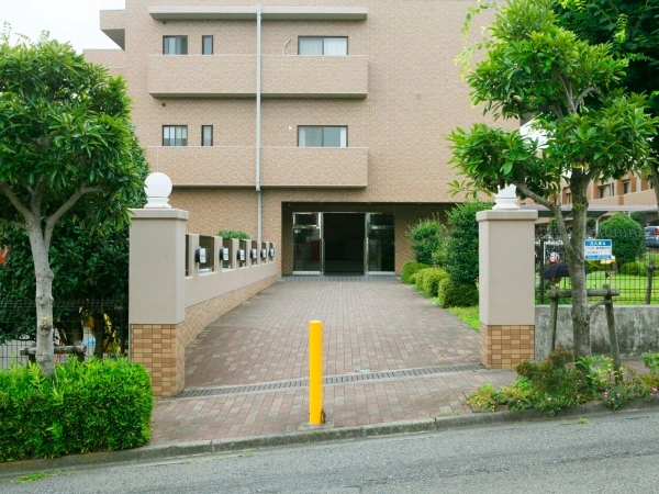 フォルスコート座間