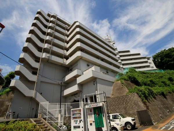 サンハロー横須賀中央駅前