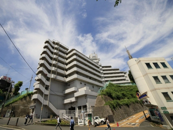 サンハロー横須賀中央駅前