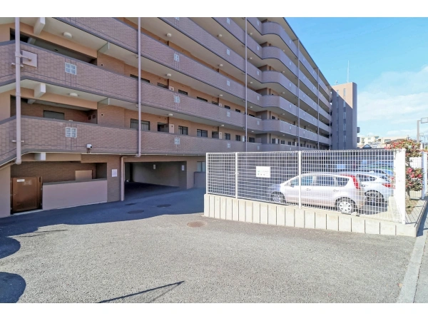 サンヴェール横浜西谷 敷地内