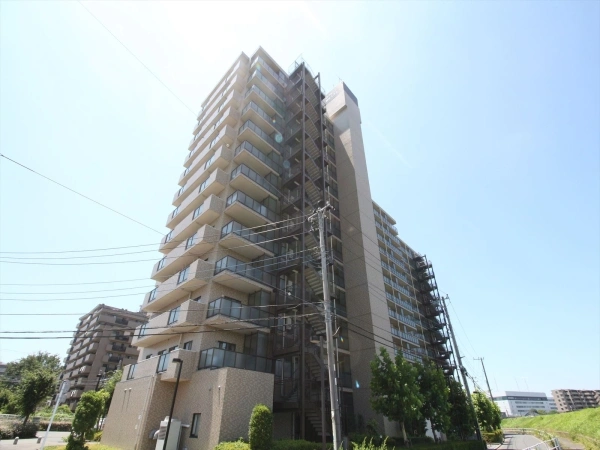 ローヤルシティ鴨居・七番館