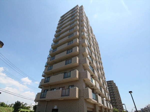 ローヤルシティ鴨居・七番館