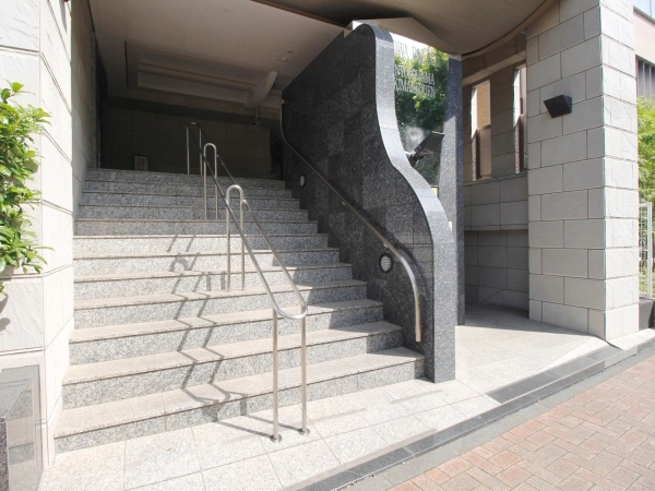 菱和パレス新横浜駅前公園