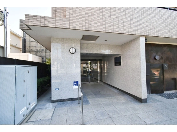 ロックヒルズ本厚木駅前