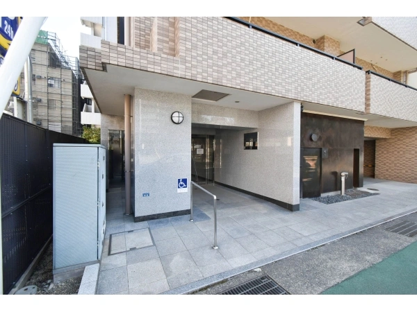 ロックヒルズ本厚木駅前