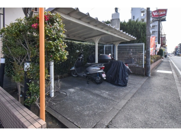 ナイスアーバン小田急相模原III バイク置場