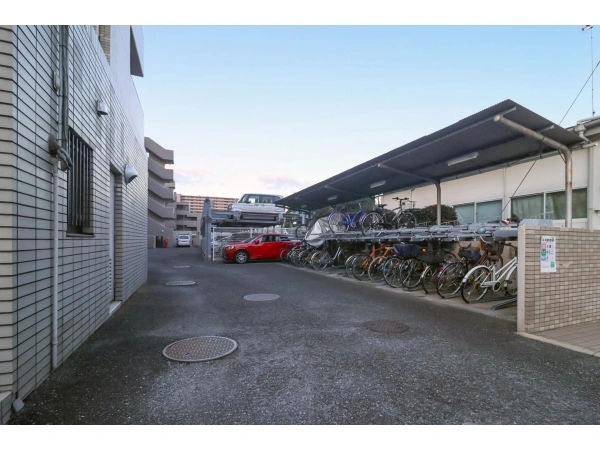 サーパス上溝 駐車場・駐輪場