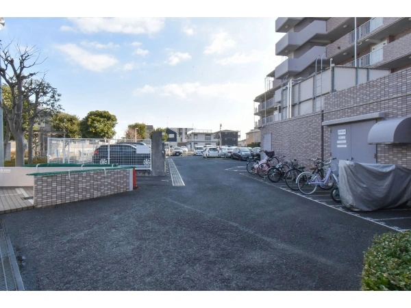 メイツ相模大野 敷地内